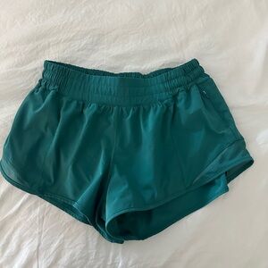 Lulu lemon Hotty Hot shorts 2.5”